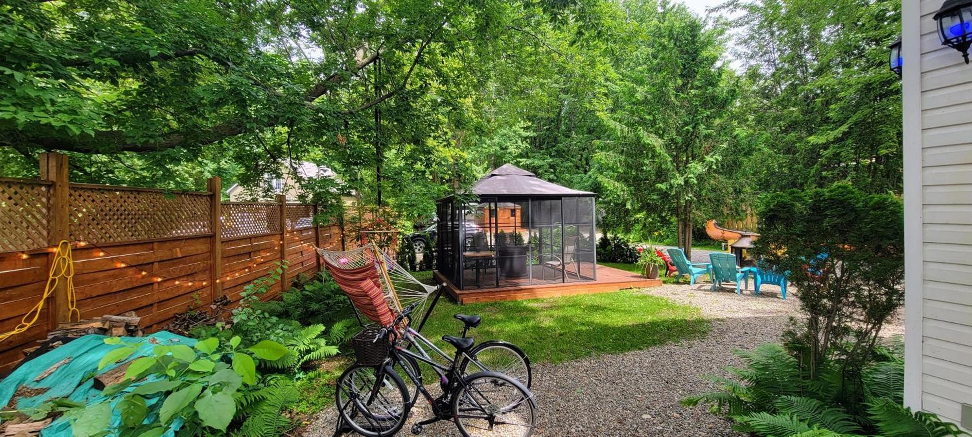 Kokomo Inn Bed And Breakfast Ottawa-Gatineau'S Only Tropical Riverfront B&B On The National Capital Cycling Pathway Route Verte #1 - For Adults Only - Chambre D'Hotes Tropical Aux Berges Des Outaouais Bnb #17542O Exterior foto