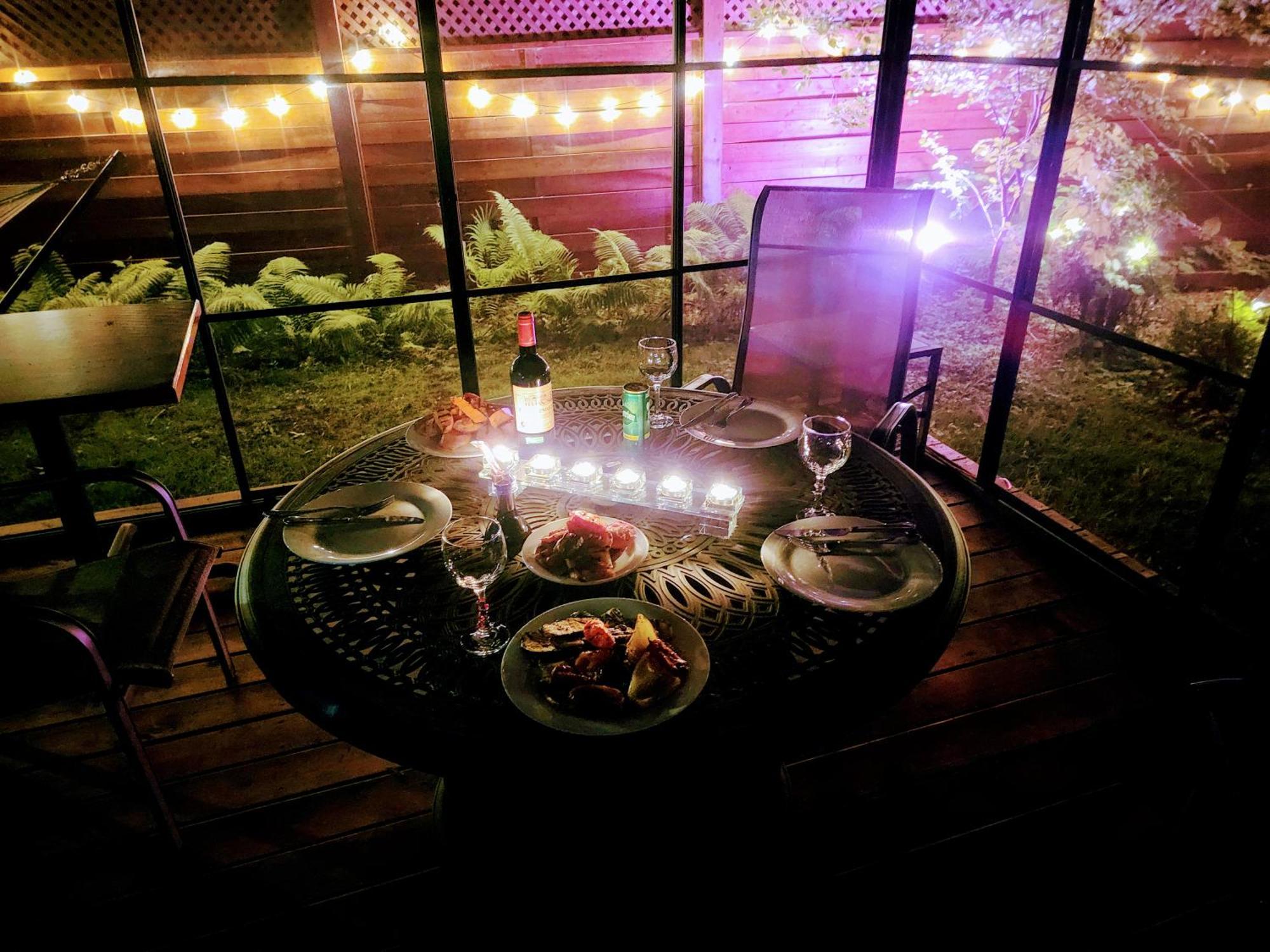 Kokomo Inn Bed And Breakfast Ottawa-Gatineau'S Only Tropical Riverfront B&B On The National Capital Cycling Pathway Route Verte #1 - For Adults Only - Chambre D'Hotes Tropical Aux Berges Des Outaouais Bnb #17542O Exterior foto