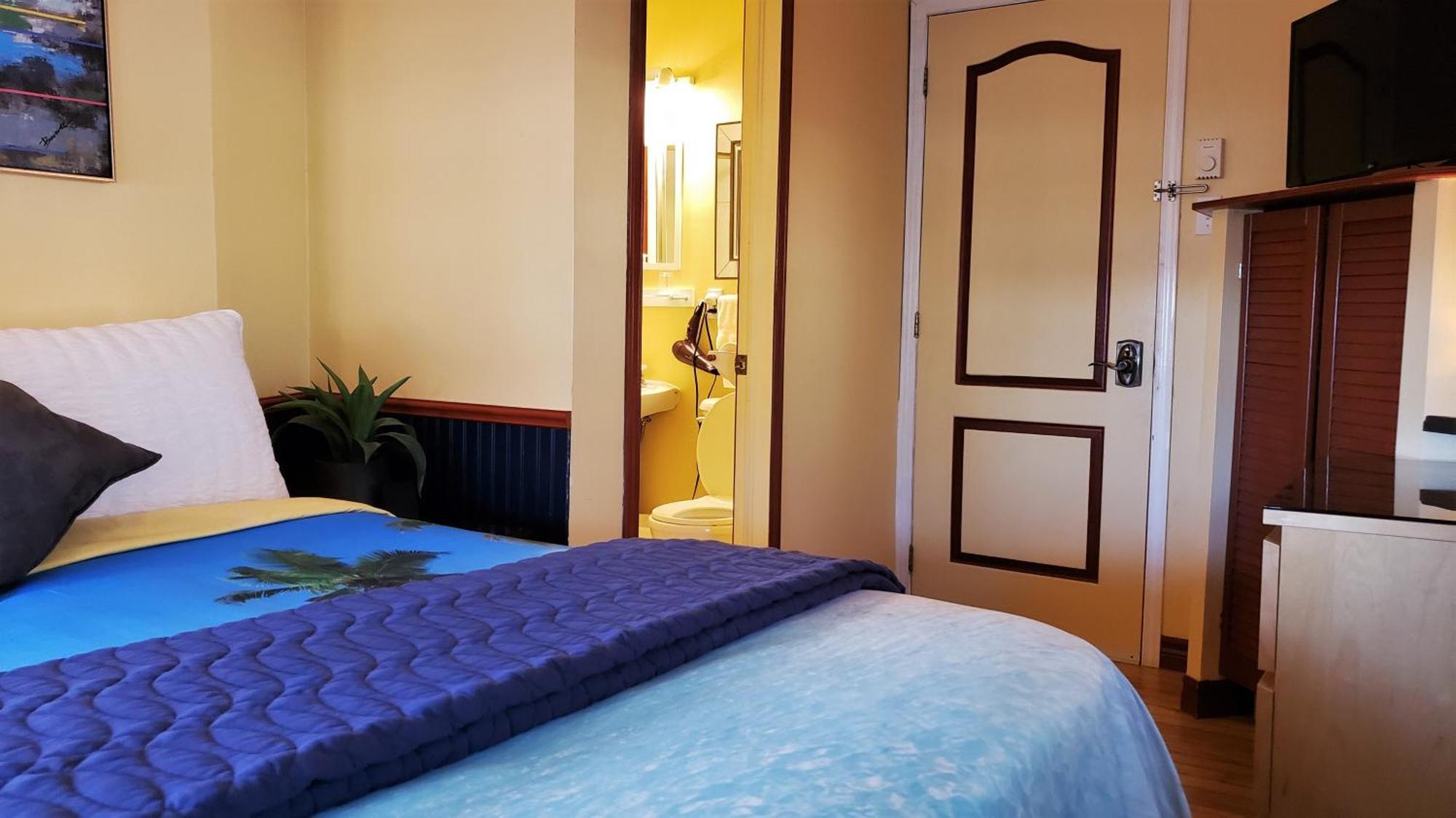 Kokomo Inn Bed And Breakfast Ottawa-Gatineau'S Only Tropical Riverfront B&B On The National Capital Cycling Pathway Route Verte #1 - For Adults Only - Chambre D'Hotes Tropical Aux Berges Des Outaouais Bnb #17542O Cameră foto