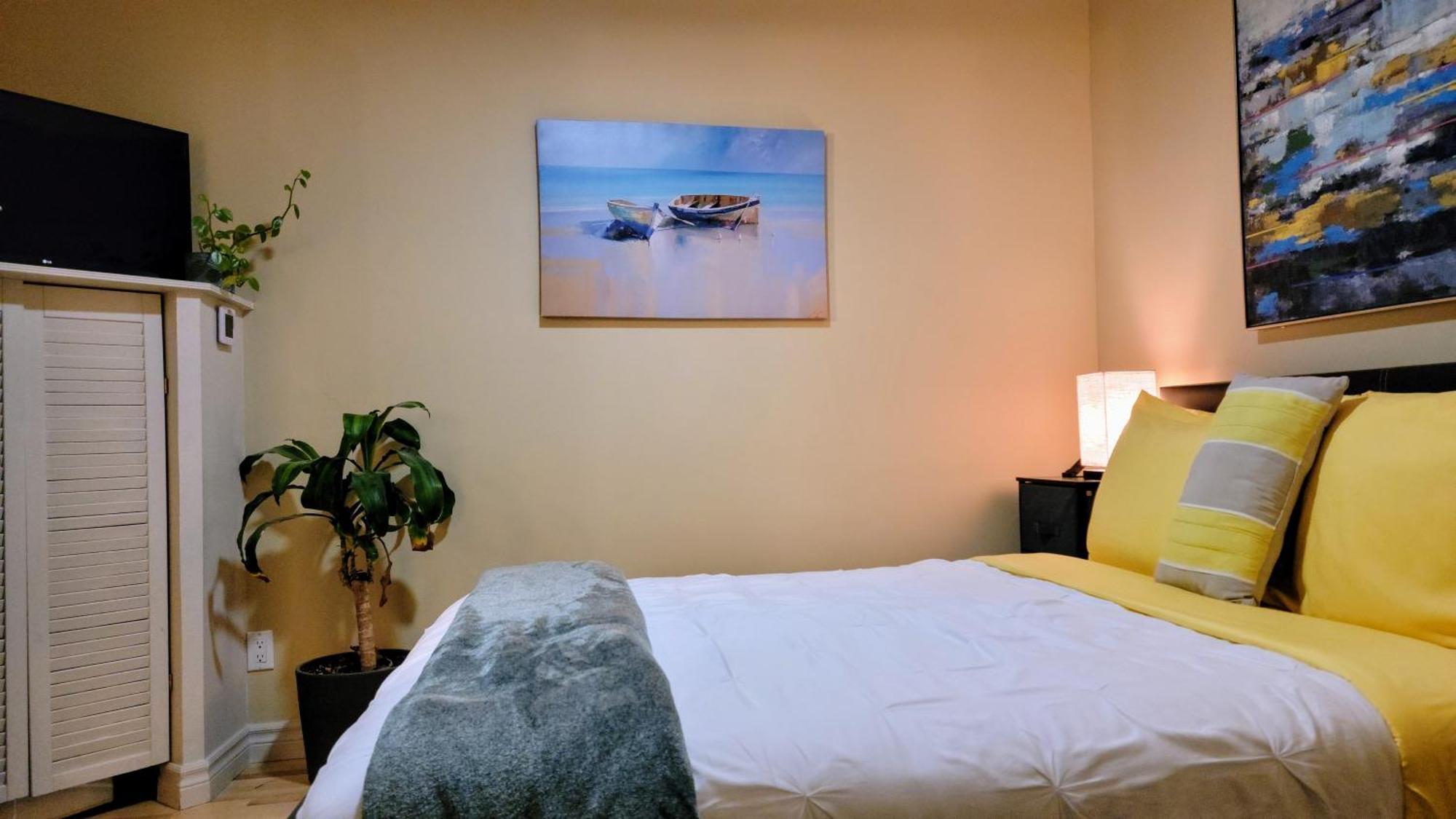 Kokomo Inn Bed And Breakfast Ottawa-Gatineau'S Only Tropical Riverfront B&B On The National Capital Cycling Pathway Route Verte #1 - For Adults Only - Chambre D'Hotes Tropical Aux Berges Des Outaouais Bnb #17542O Cameră foto