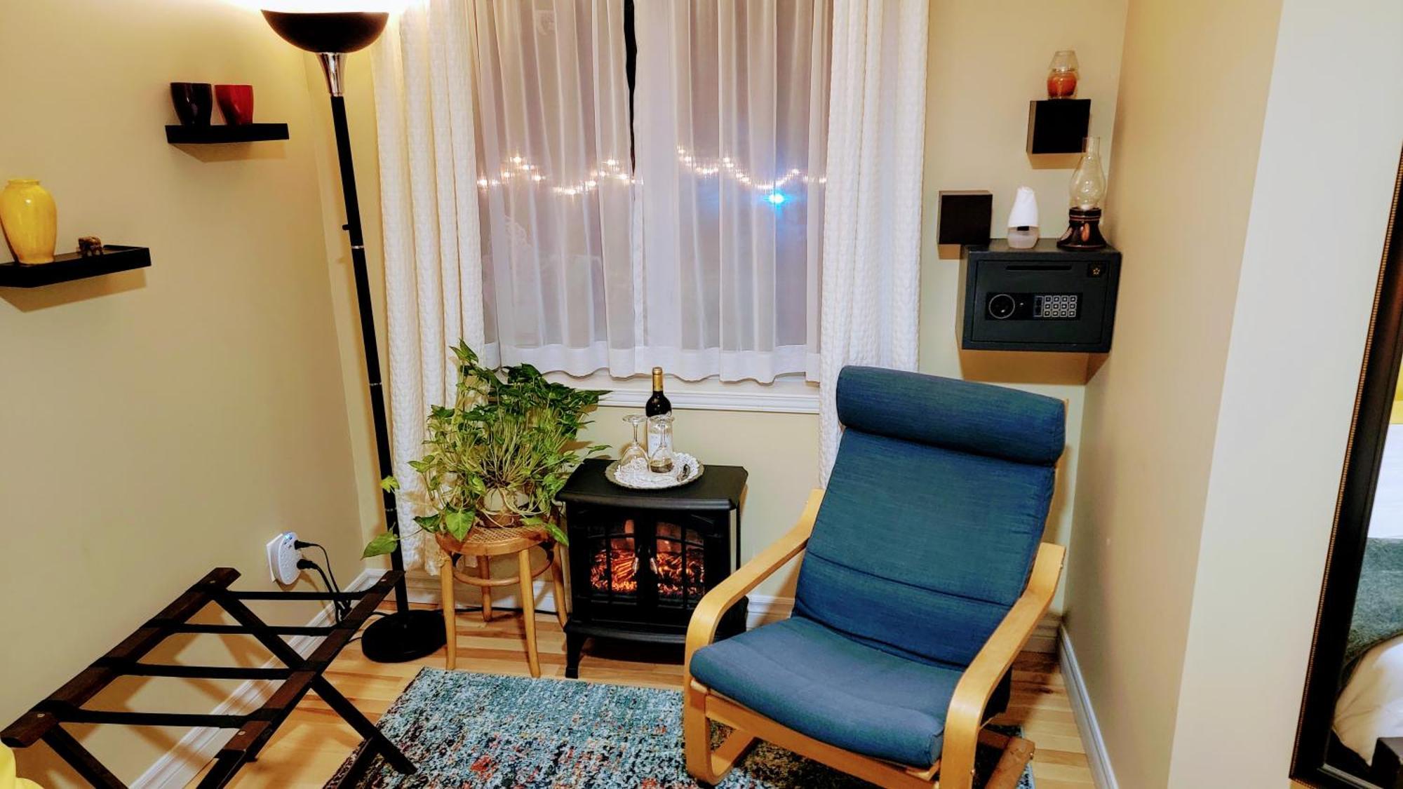 Kokomo Inn Bed And Breakfast Ottawa-Gatineau'S Only Tropical Riverfront B&B On The National Capital Cycling Pathway Route Verte #1 - For Adults Only - Chambre D'Hotes Tropical Aux Berges Des Outaouais Bnb #17542O Cameră foto